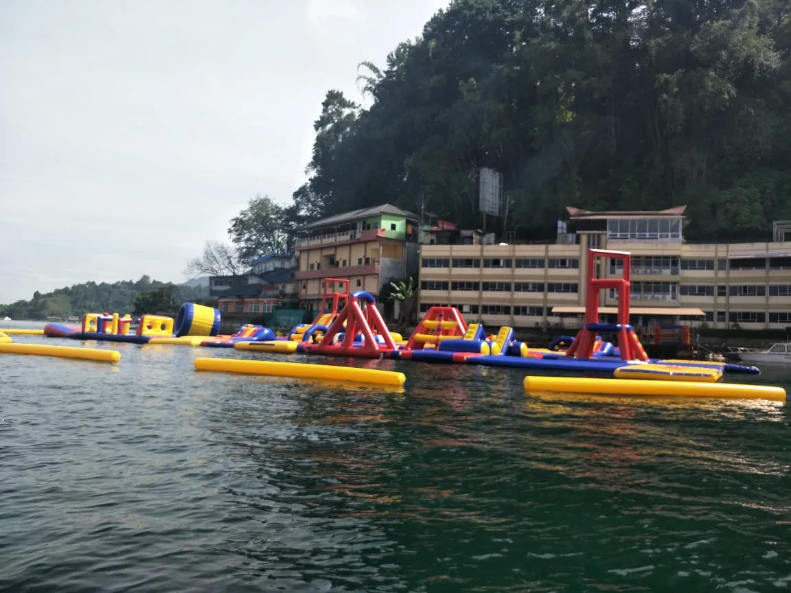 Wahana Bermain Apung Parapat WaterFun Danau Toba