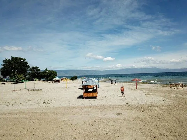 Pantai Batu Hoda Samosir
