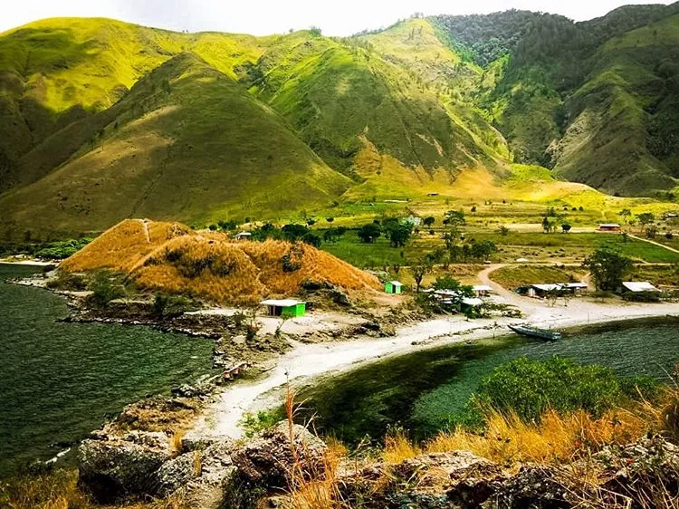 Lokasi Perkemahan Paropo Tao Silalahi