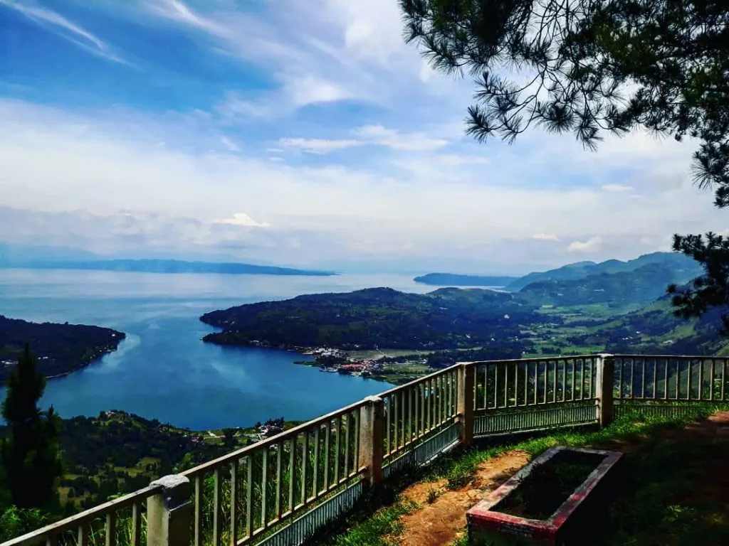 Taman Sipinsur Humbang Danau Toba