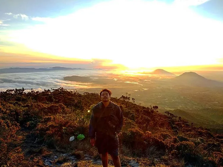 Pemandangan dari Gunung Sibuatan