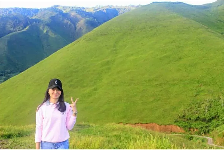 Bukit Holbung Danau Toba