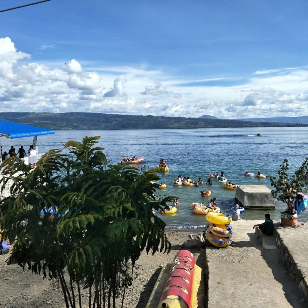 Pantai Tigaras