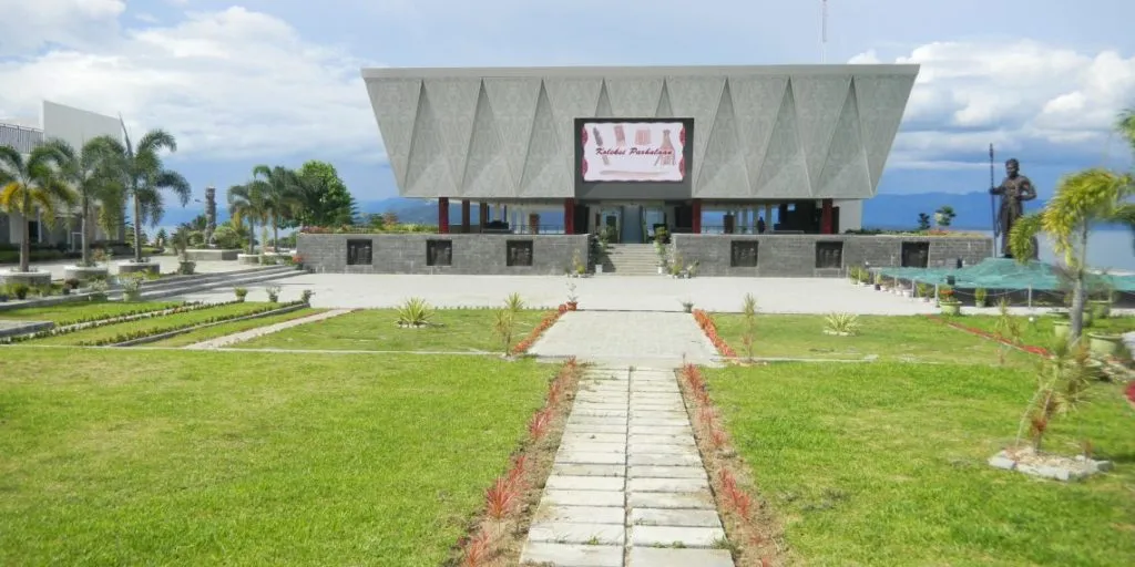 Tb Silalahi Center